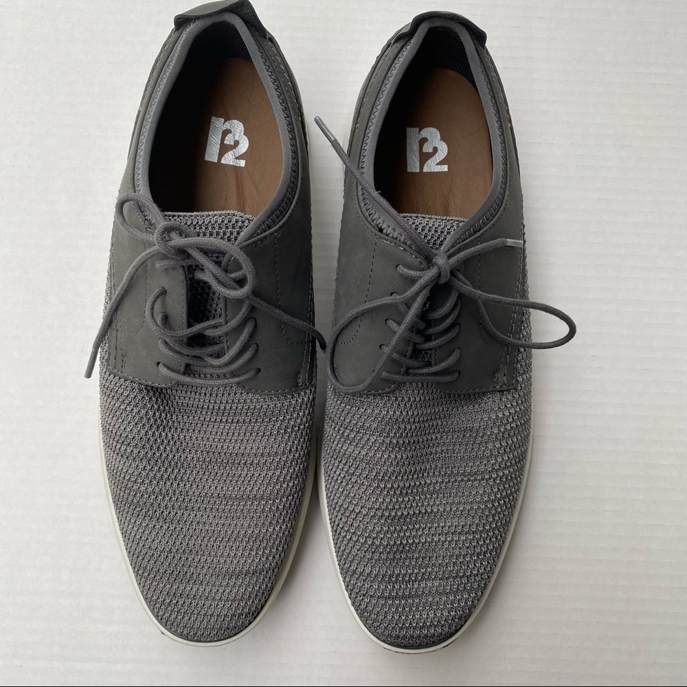 R2 shoes mens size 10, gray sneakers, brand new with tags